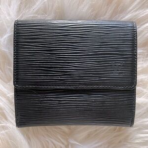 Louis Vuitton Epi Porte-Monnaie Tresor unisex Wallet Black pre loved